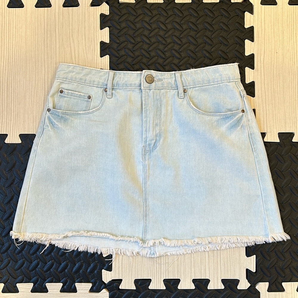 Forever 21 Jean skirt size 28